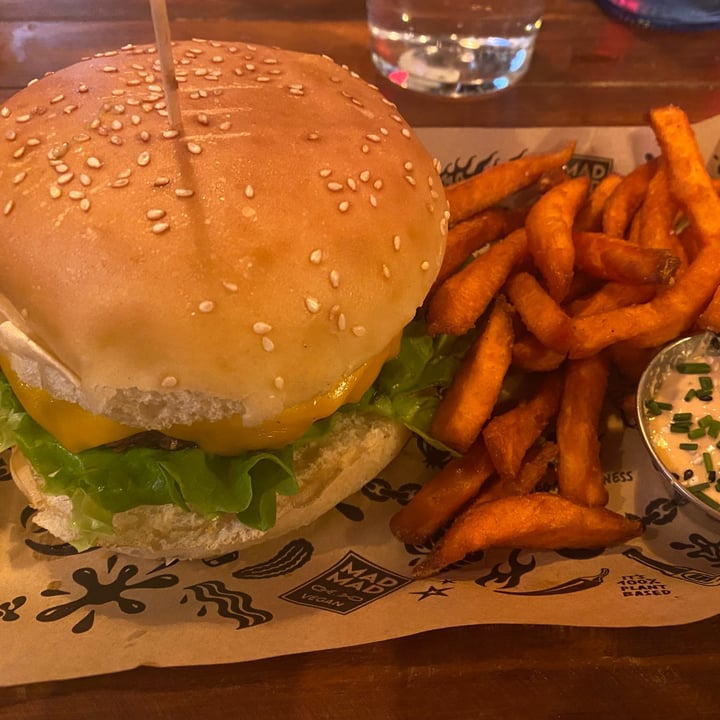 photo of Mad Mad Vegan Doble cheese vacon con heüra shared by @gretadevi on  28 Dec 2022 - review