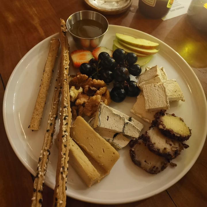 photo of Secret Spot Canggu Cheese Board shared by @angelajelita on  08 Mar 2023 - review