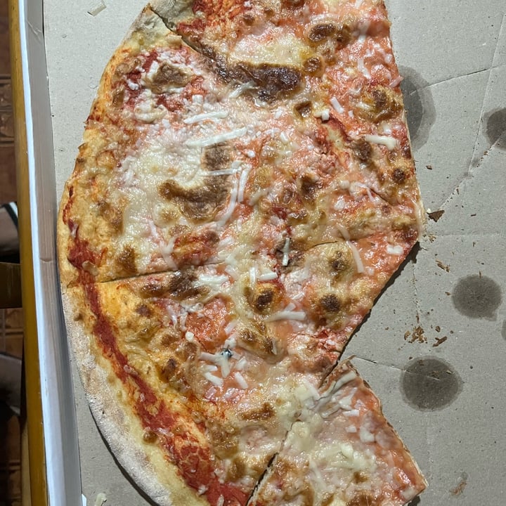 photo of CREW'S New York Pizza Vegan cheese shared by @wmdiomedi on  23 Jul 2023 - review