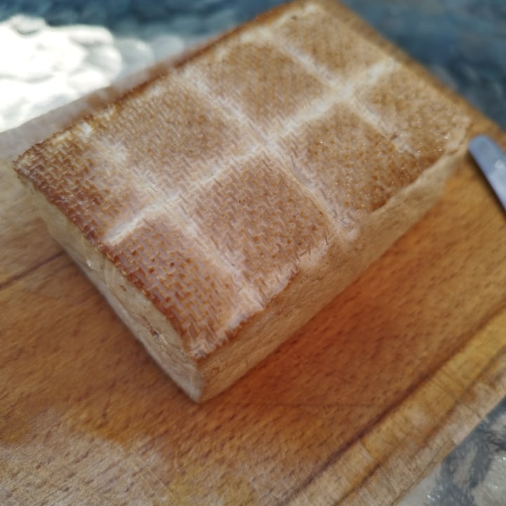 photo of Vemondo Organic tofu smoked shared by @salsaponsu on  12 Aug 2023 - review