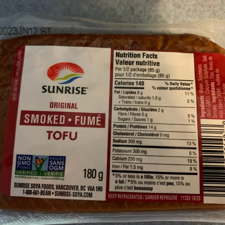 photo of Sunrise Tofu fumé shared by @versus on  09 Apr 2023 - review