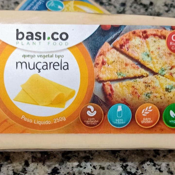 photo of Basi.co Queijo vegetal tipo muçarela shared by @alinedemoura on  18 Jun 2023 - review