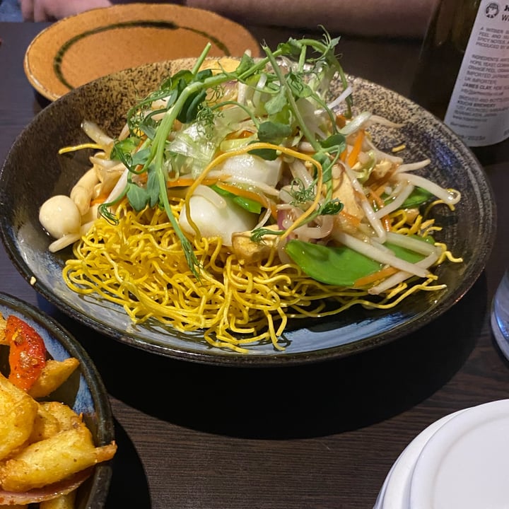photo of Suissi Vegan Asian Kitchen Cantonese crispy noodles shared by @mochachocolateee on  11 Feb 2023 - review