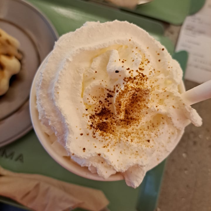 photo of Bioma plant based café Frappe de Caramelo shared by @brensr on  19 Feb 2023 - review