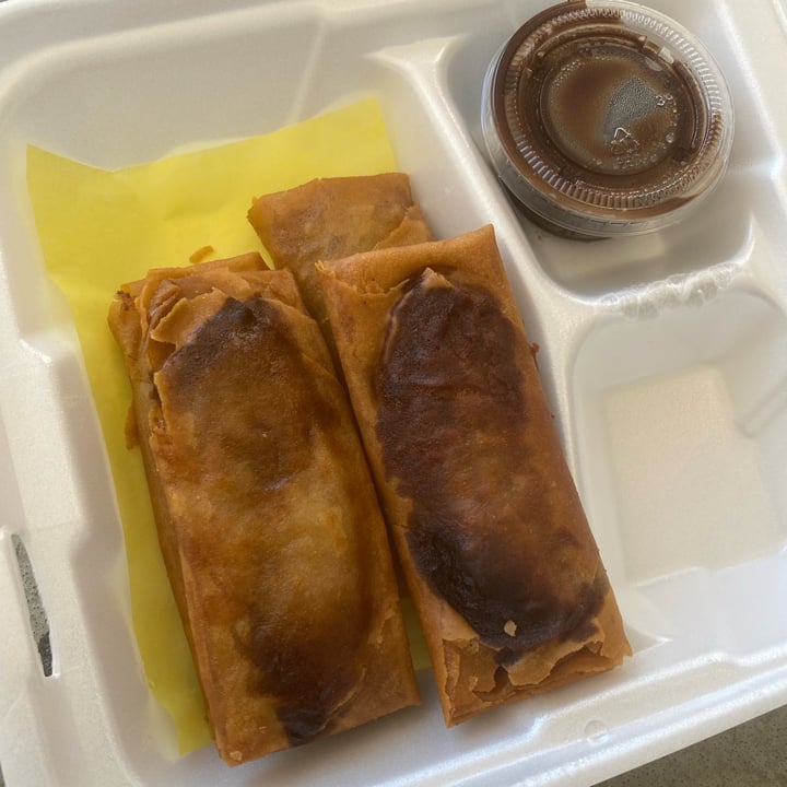 photo of Green Lotus Vegan Fried Banana Rolls wth Chocolate Sauce shared by @ploopy on  21 Jun 2023 - review