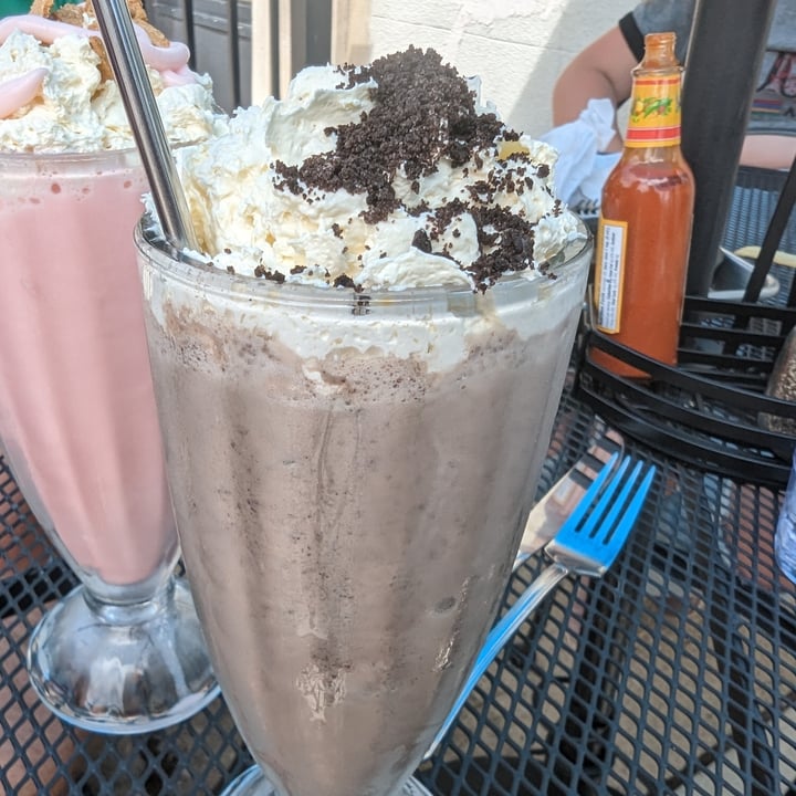photo of 4th & State Cookies and Cream Milk Shake shared by @kristig on  16 Jun 2023 - review
