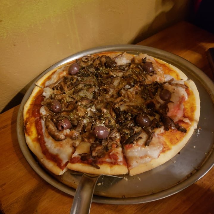 photo of SHIPIBO Bistro Amazonico Pizza de hongos shared by @felipelolita on  23 Apr 2023 - review