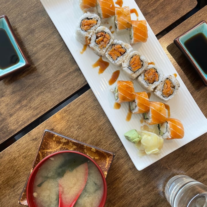 photo of Tenon Vegan Sushi Red dragon roll shared by @dudanedeff on  09 Mar 2023 - review