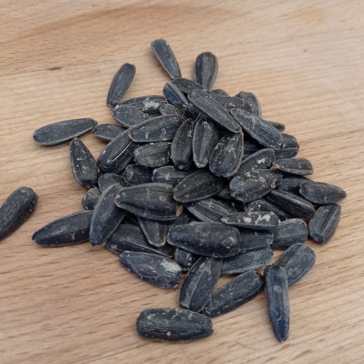 photo of Nut line Sunflower Seeds shared by @spanish-girl-inmilan on  23 Feb 2023 - review