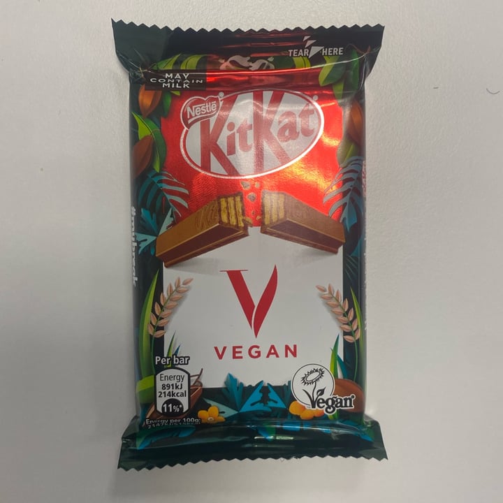 photo of Nestlé Kitkat Vegan shared by @cassgloriaeats on  10 Mar 2023 - review