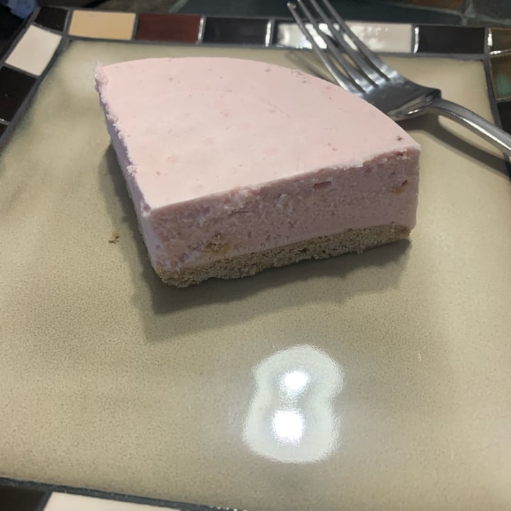 photo of Daiya Strawberry Cheezecake shared by @louisg on  14 Mar 2023 - review
