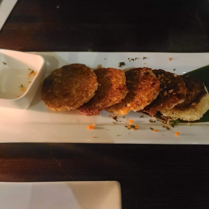 photo of Franchia Vegan Cafe Vegan Crab cakes shared by @bessiebean on  18 Jun 2023 - review