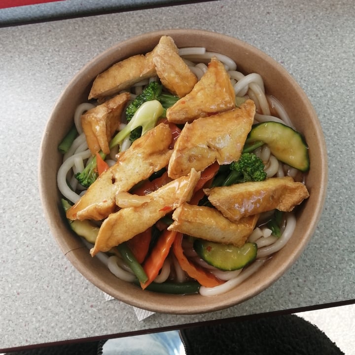 photo of Mauerpark Flea Market Fried tofu with udon noodles shared by @veggiehugs on  29 Apr 2023 - review