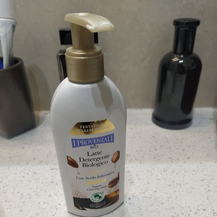 photo of I Provenzali Latte detergente biologico Argan shared by @chiaracappellini on  05 Mar 2023 - review