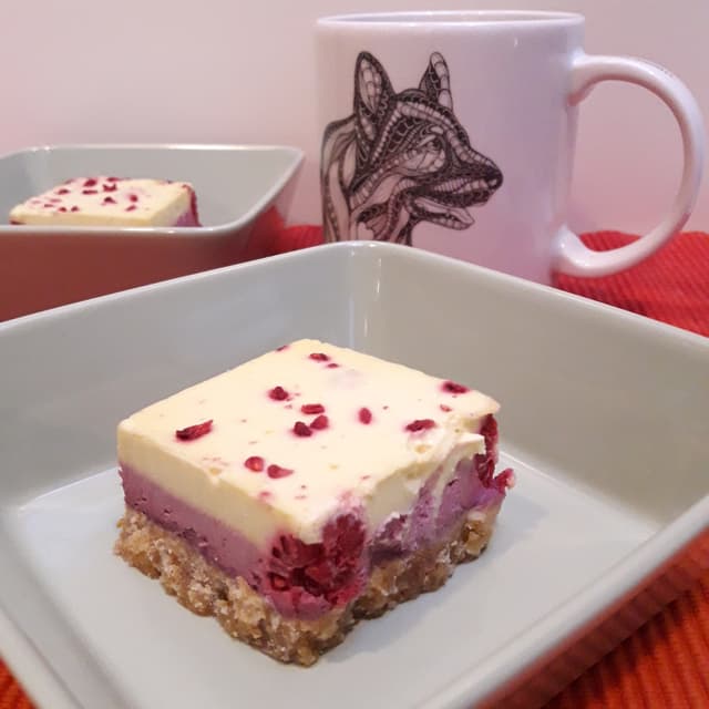 Nats Rawline - Raw Cakes Raspberry & Passion Fruit Review | abillion