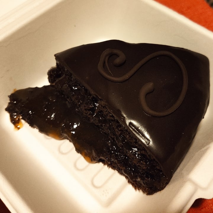 photo of Radagast Vegan Bakery Sachertorte shared by @maxomimo on  15 Mar 2023 - review