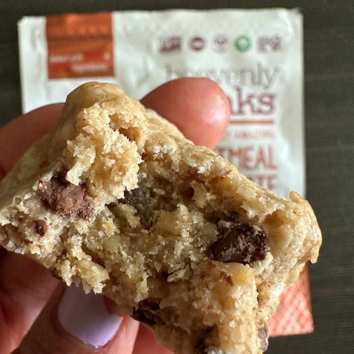 photo of Heavenly Hunks Oatmeal Dark Chocolate Chip Cookies shared by @berryveganplanet on  02 Jun 2023 - review