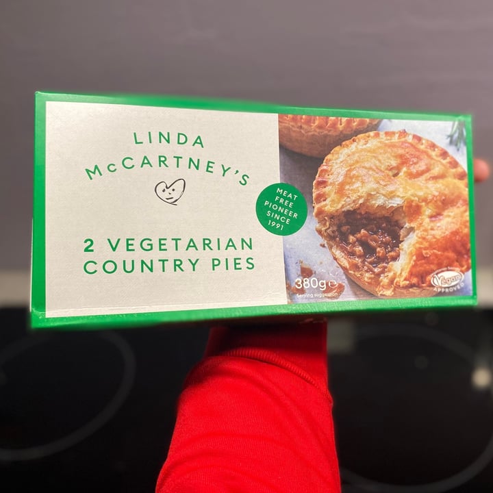 photo of Linda McCartney's 2 vegetarian Country pies shared by @knorthway on  12 Apr 2023 - review