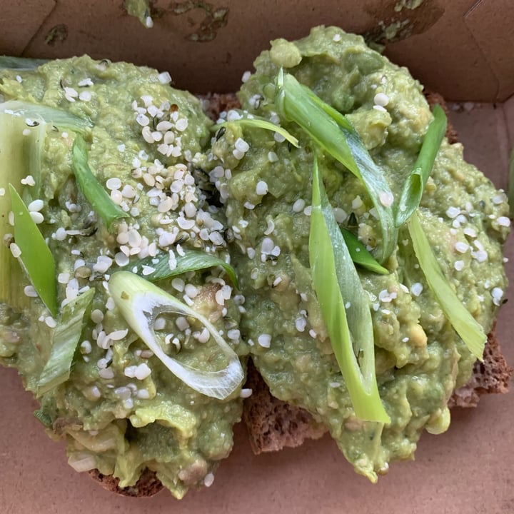 photo of Root2RiseNY Smashed Pea Avocado Toast shared by @beckyhealthcoach on  11 Aug 2023 - review