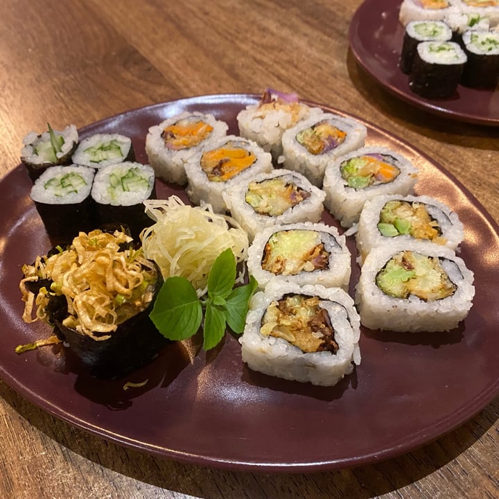 photo of Saints Sushi Vegetarianos 16 Peças shared by @naali91 on  31 Mar 2023 - review