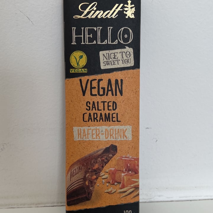 photo of Lindt chocolate vegano caramelo salgado shared by @georginamustafa on  12 Apr 2023 - review