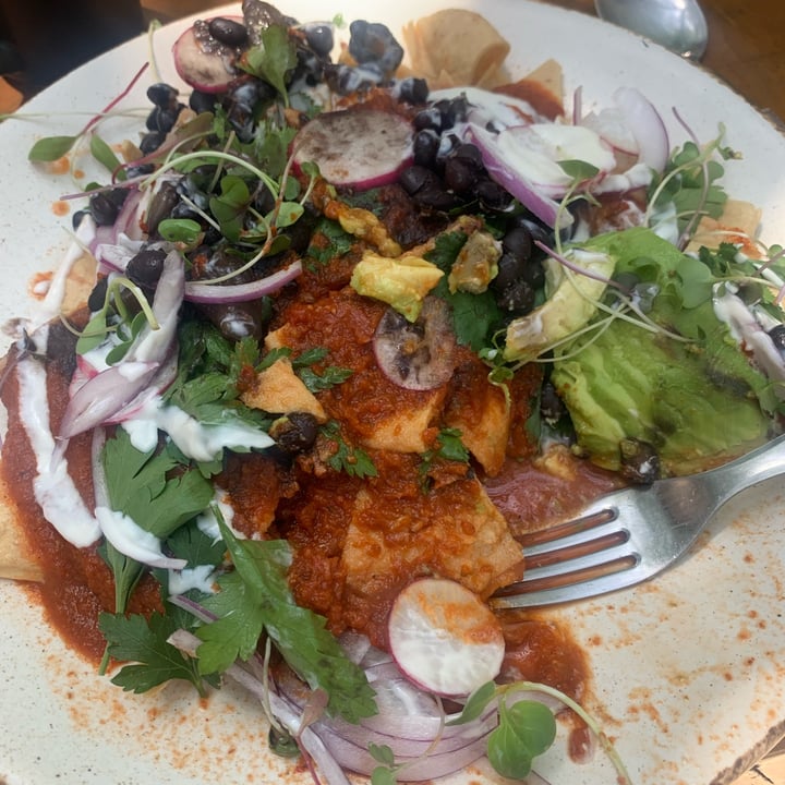 photo of Vegan Restaurant Tierra Chilaquiles shared by @nictecita on  23 May 2023 - review