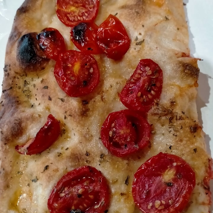 photo of La Sosta pizza col pomodoro al filetto shared by @roberta2021 on  14 Jul 2023 - review