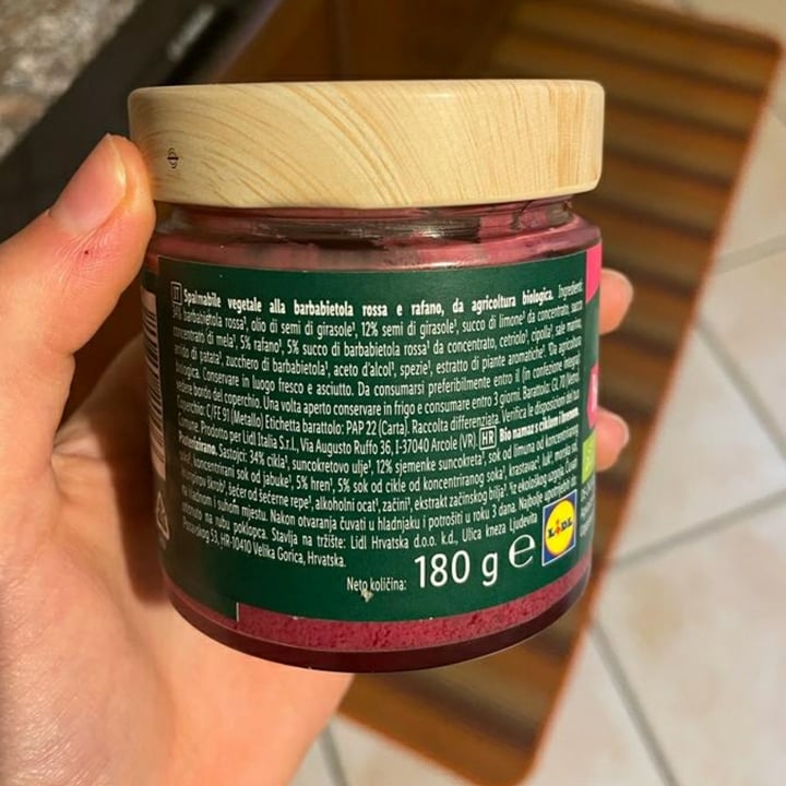 photo of Vemondo Organic beetroot & horseradish spread shared by @gaiaa on  15 Jan 2023 - review