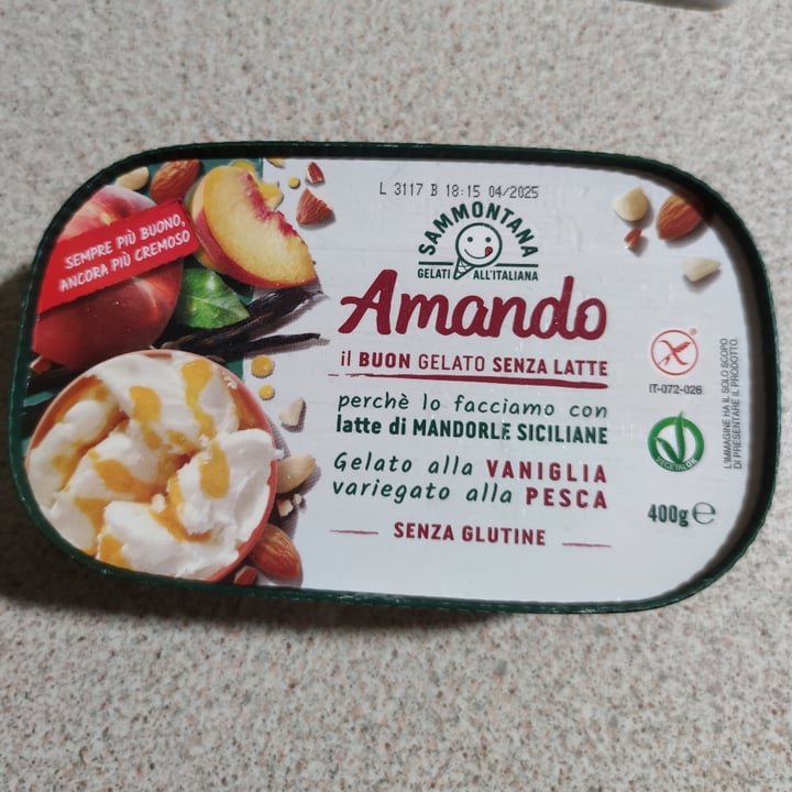 photo of Amando Gelato alla vaniglia e pesca shared by @giorginaveg on  30 Jun 2023 - review