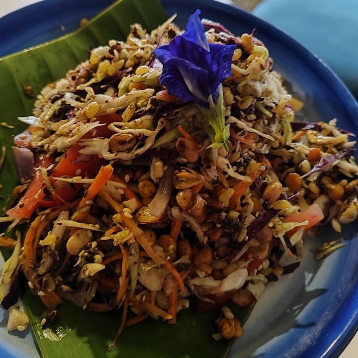 photo of Free Bird Cafe Burmese Green Tea leaf Salad shared by @littleredmushroom on  11 Mar 2023 - review