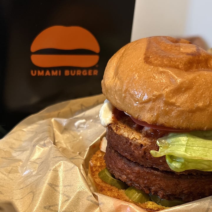 photo of Umami Burger Ariake Garden Shop Botanical Vegan Burger shared by @carter97 on  14 May 2023 - review