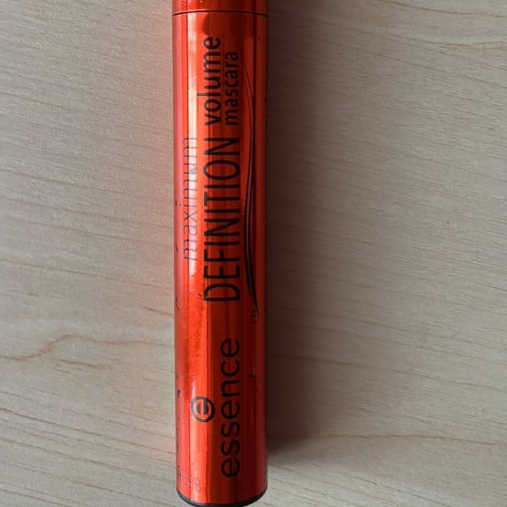 essence-cosmetics-mascara-maximum-definition-review-abillion