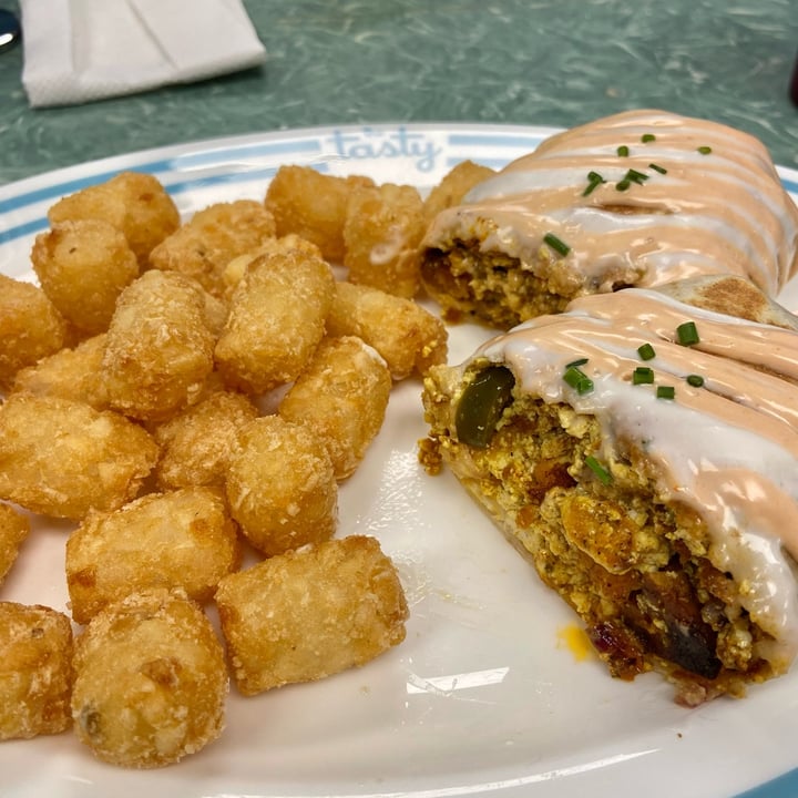 photo of The Tasty Deluxe Breakfast Burrito shared by @crueltyfreeyouandme on  30 May 2023 - review