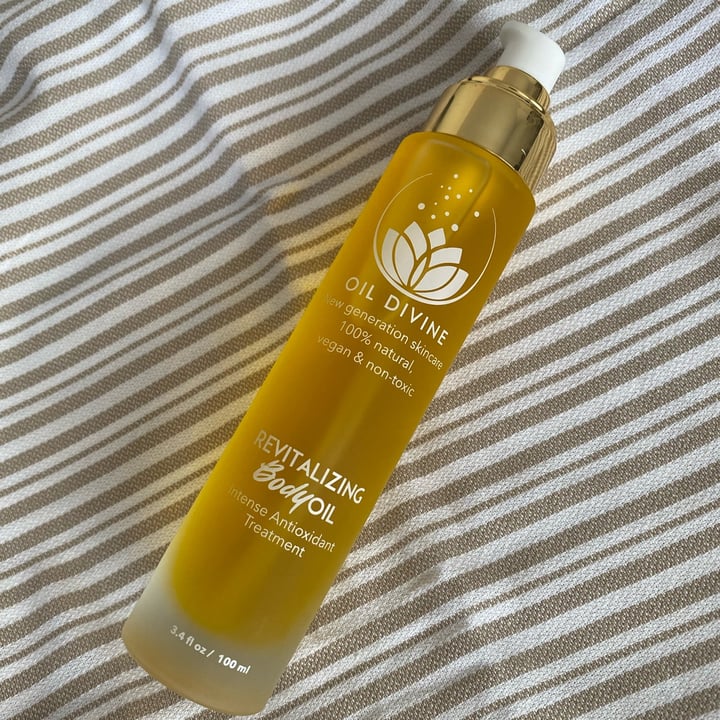 photo of Oil Divine Revitalizing Body Oil shared by @christinaherrera on  12 Mar 2023 - review