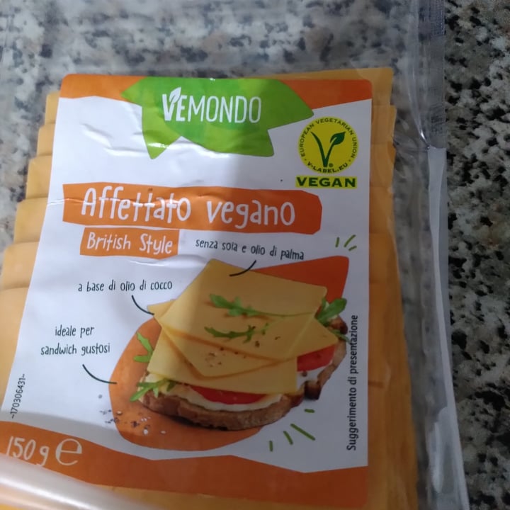 photo of Vemondo affettato vegano British Style shared by @walkabout-veg on  31 Jul 2023 - review