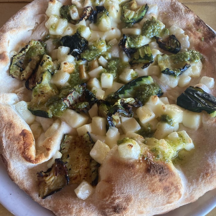 photo of La Piazzetta Pizza Con Violife, Pesto E Zucchine shared by @daxvegan on  11 Feb 2023 - review