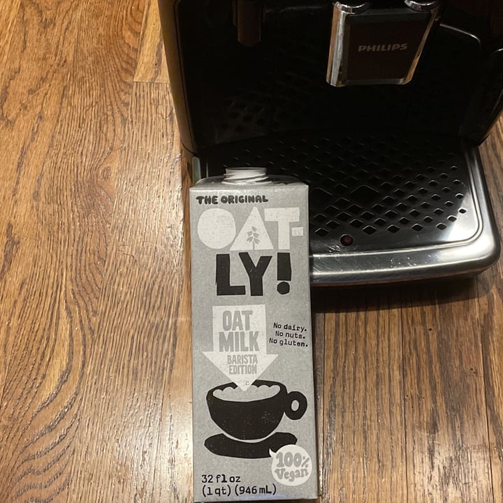 photo of Oatly Avena Avoine Barista Edition shared by @modquad on  14 Feb 2023 - review
