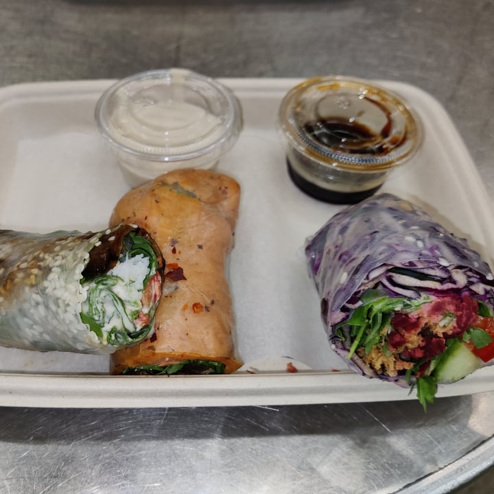 photo of Kaleido St Pancras Vegan Salad Rolls shared by @hummuswhore on  20 Feb 2023 - review