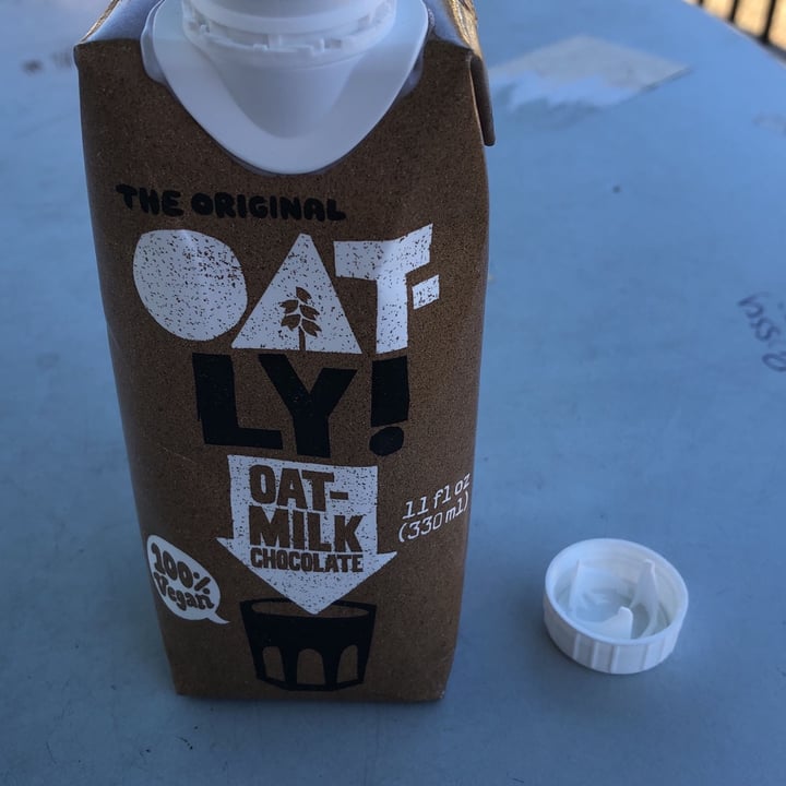 photo of Oatly Oat Milk Chocolate shared by @meribean on  12 Mar 2023 - review