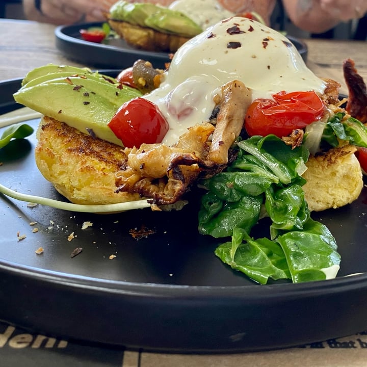 photo of Vegan Streetfood Deli - Obs Eggs Benedict shared by @tonibrockhoven on  16 Jan 2023 - review