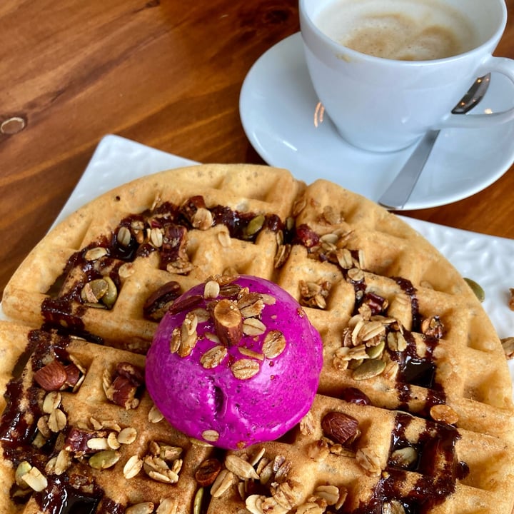 photo of Loving Nature Fortunate Coffee Cafe SG Waffle With A Scoop Of Ice Cream shared by @kylla on  09 Mar 2023 - review