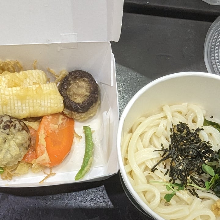 photo of Greendot ONE RAFFLES PLACE Hiyashi Udon Tempura Teishoku shared by @shawneofthedead on  15 Jan 2023 - review