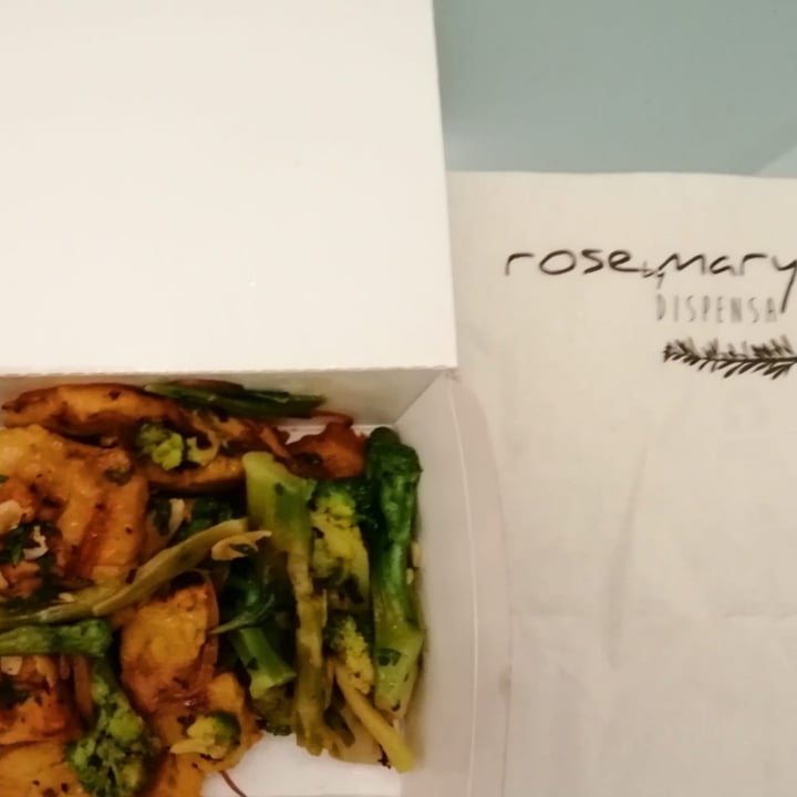 photo of Rosebymary Seitan con broccoli shared by @miocillo0 on  01 Jun 2023 - review