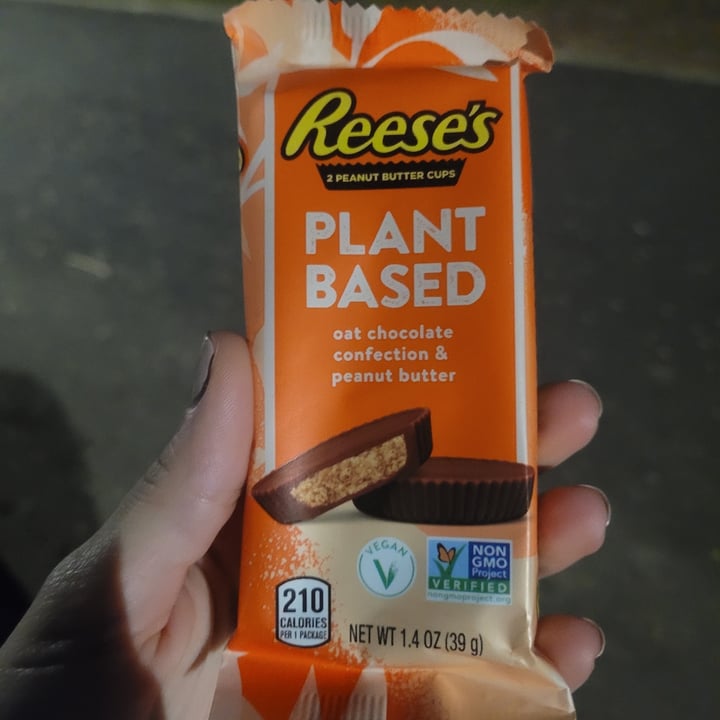 photo of Reese's Plant Based Peanut Butter Cups shared by @bananasmoothie on  04 May 2023 - review