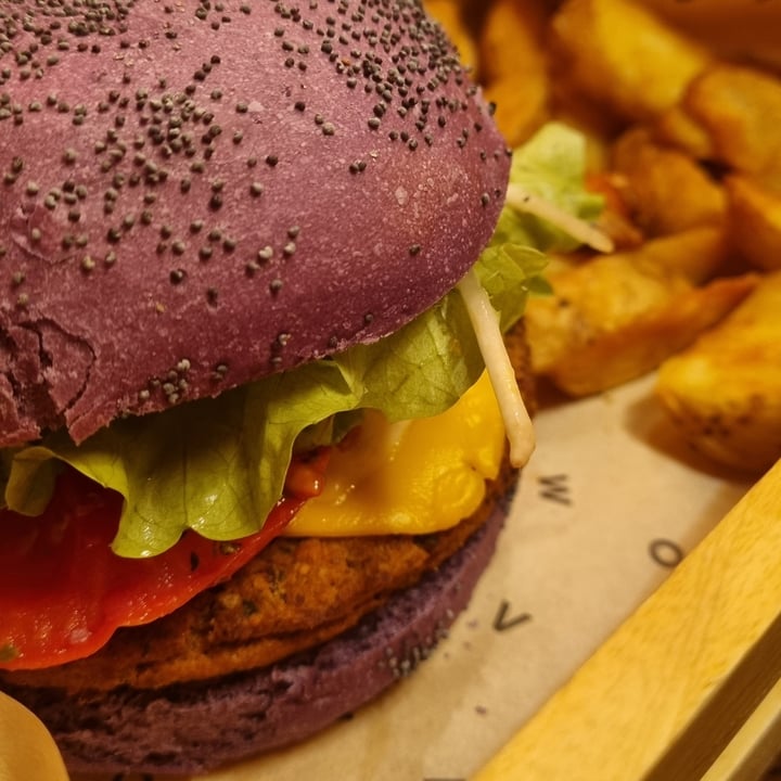 photo of Flower Burger Flower Burger shared by @giugru on  26 May 2023 - review