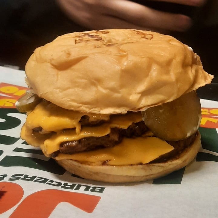 photo of JOY burgers TRIPLE CHEESEBURGER shared by @marleneriolo on  10 May 2023 - review
