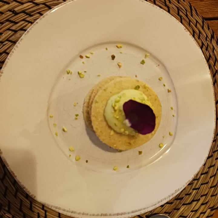 photo of Il germoglio lemon curd e pistacchi shared by @elisata on  09 Apr 2023 - review