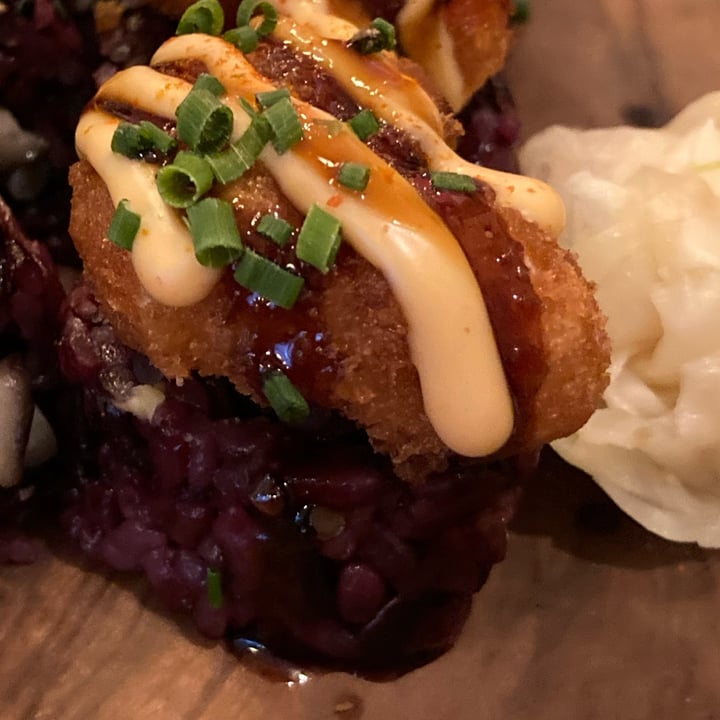 photo of Vegan Sushi Bar shrimp-less tempura crunch shared by @manekineko on  27 Apr 2023 - review