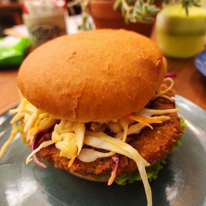 photo of Infinite Café Plant-Powered Kitchen Crispy Zingy Burger shared by @sachthevegan on  17 Jan 2023 - review