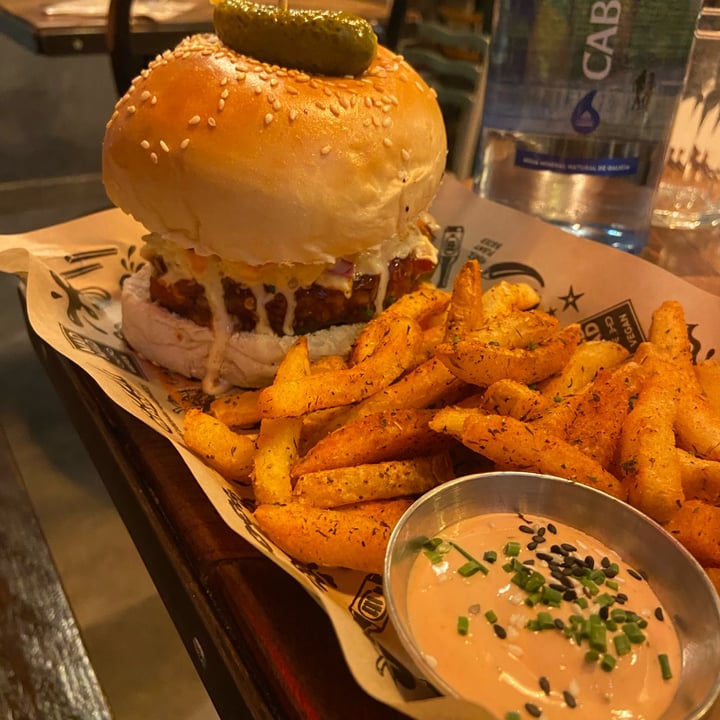 photo of Mad Mad Vegan Burger Rock'n Chick'n shared by @alanagrace on  02 Mar 2023 - review